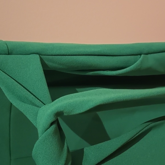 Express Vibrant Green Belted Jumpsuit Croppwd Length Size M - Picture 4 of 6